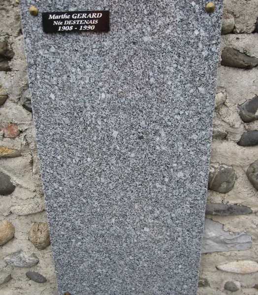 PLAQUE COMMÉMORATIVE POUR ESPACE DISPERSION ET JARDIN DU SOUVENIR